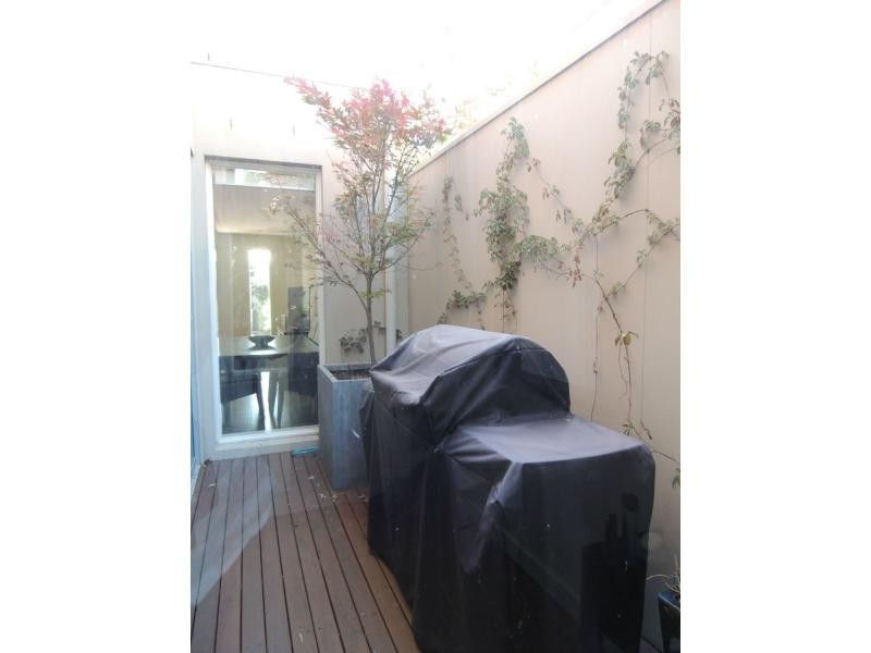 2/12 Simpson Street, Yarraville VIC 3013