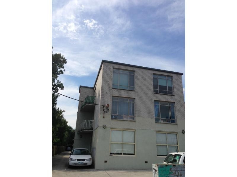 4/104 Cross Street, West Footscray VIC 3012