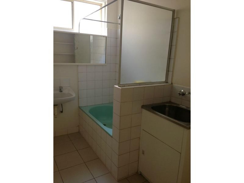 4/104 Cross Street, West Footscray VIC 3012