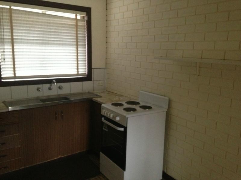 2/2A Saltley Street, South Kingsville VIC 3015