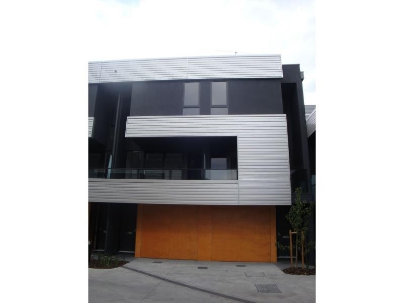 11 Cirque Drive, Footscray VIC 3011