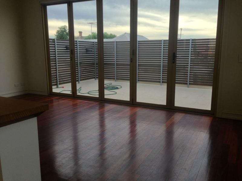 2/242 Hope Street, Brunswick West VIC 3055