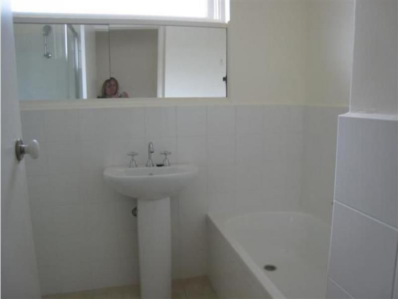 8/23 Lansdowne Road, St Kilda East VIC 3183