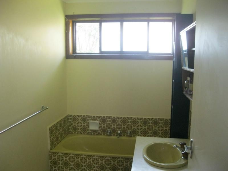 22B Kardinia Crescent, Warranwood VIC 3134