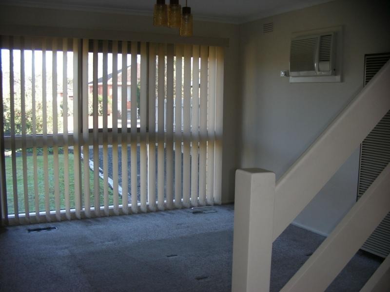 6 Helpmann Crescent, Epping VIC 3076