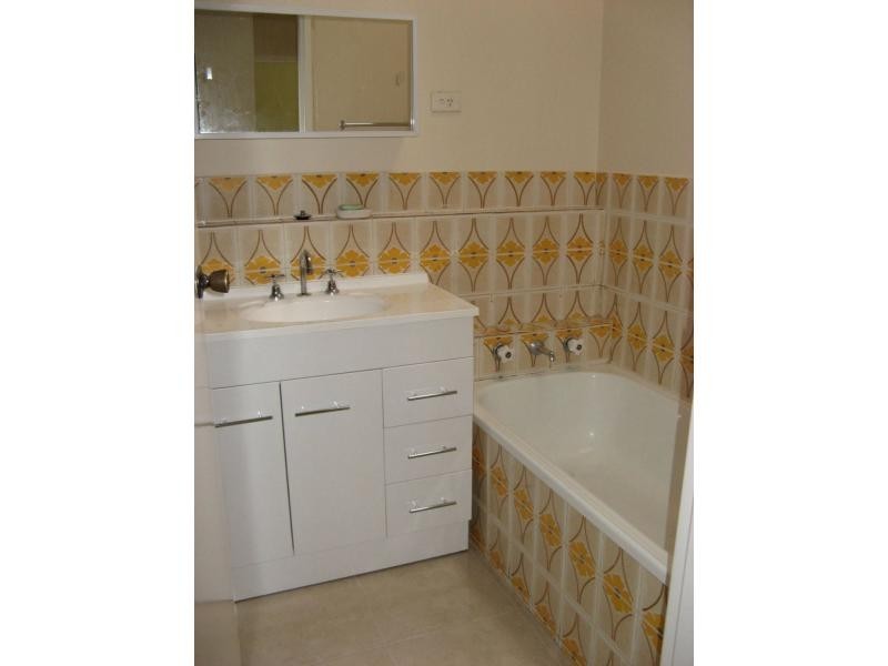 2/4 Hyde Street, Glenroy VIC 3046