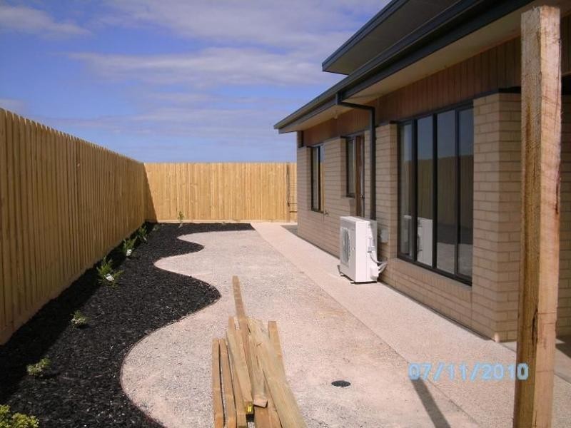 2/52 Penleigh Crescent, Ocean Grove VIC 3226