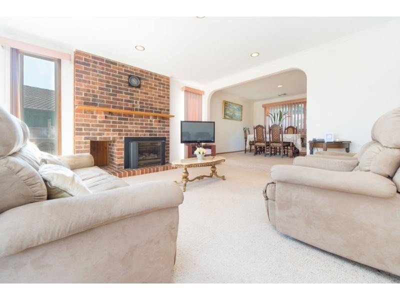 5 Helsal Court, Frankston VIC 3199