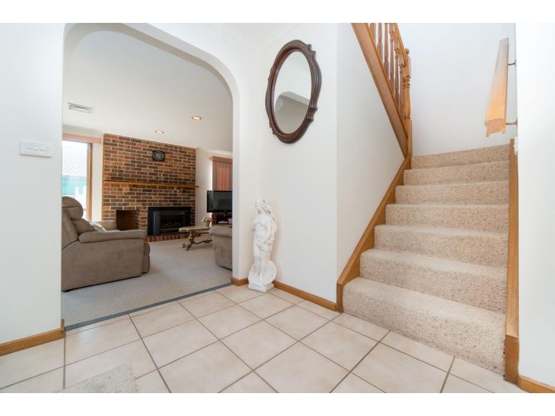 5 Helsal Court, Frankston VIC 3199