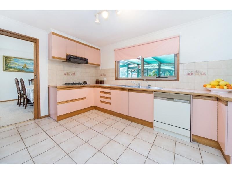 5 Helsal Court, Frankston VIC 3199