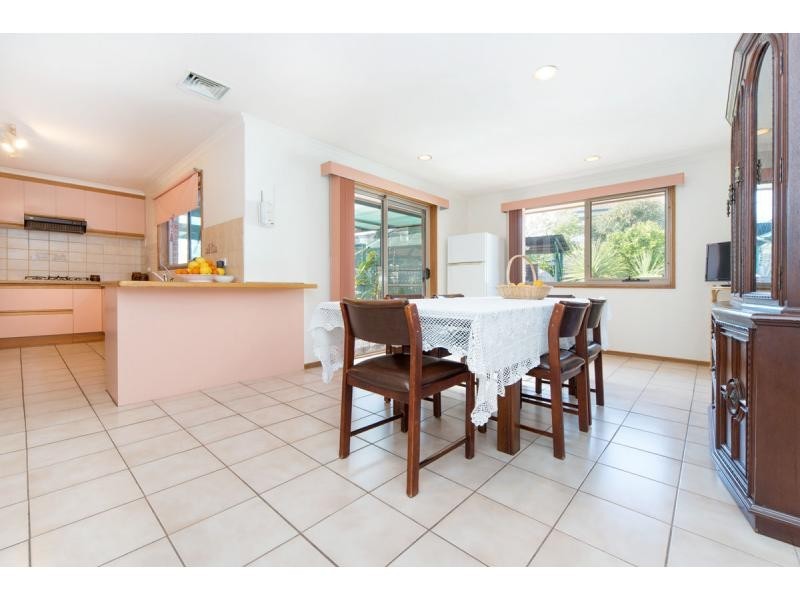 5 Helsal Court, Frankston VIC 3199