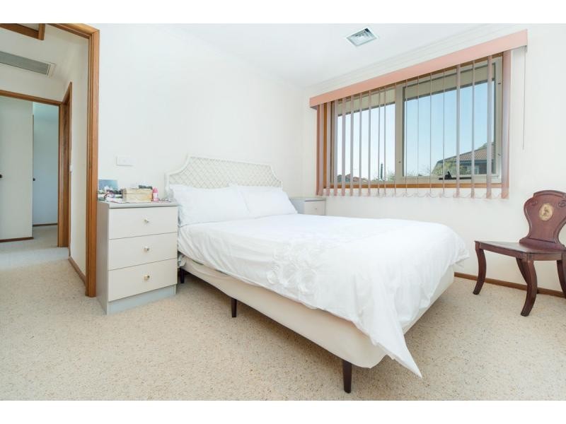 5 Helsal Court, Frankston VIC 3199