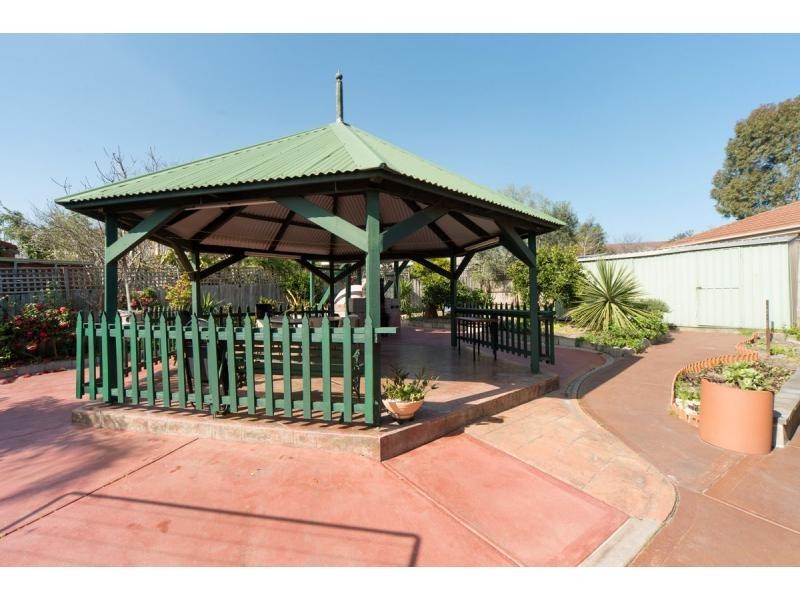 5 Helsal Court, Frankston VIC 3199