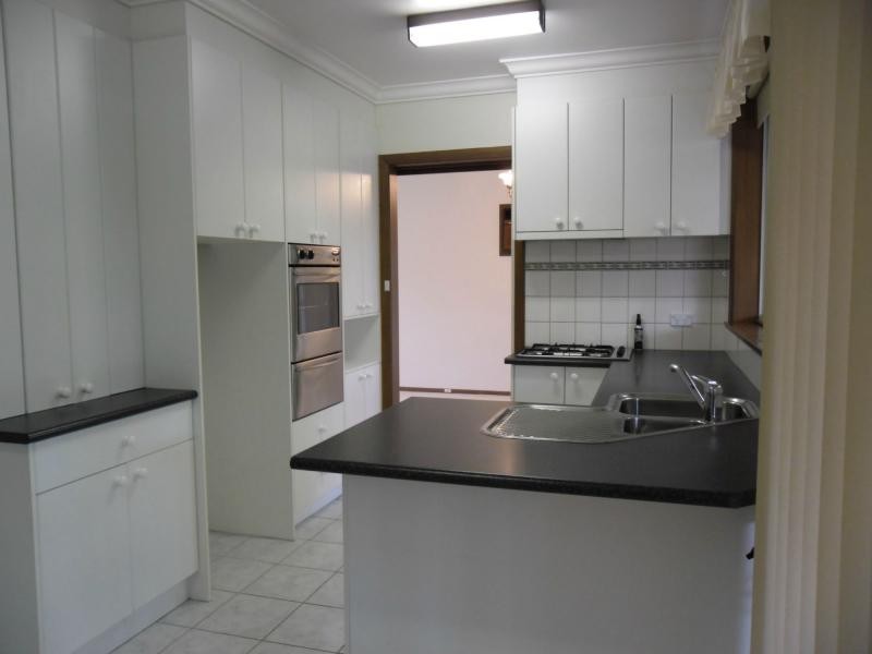 1B Salisbury Avenue, Mont Albert VIC 3127