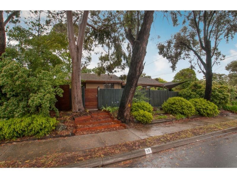 15 Coleman Road, Wantirna South VIC 3152