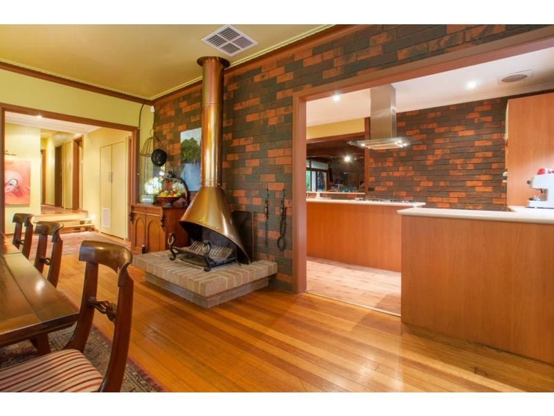 15 Coleman Road, Wantirna South VIC 3152