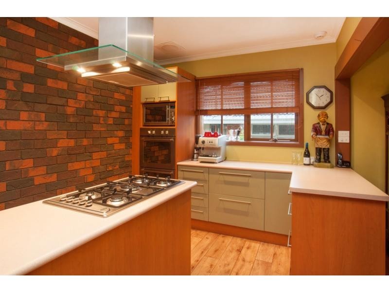 15 Coleman Road, Wantirna South VIC 3152
