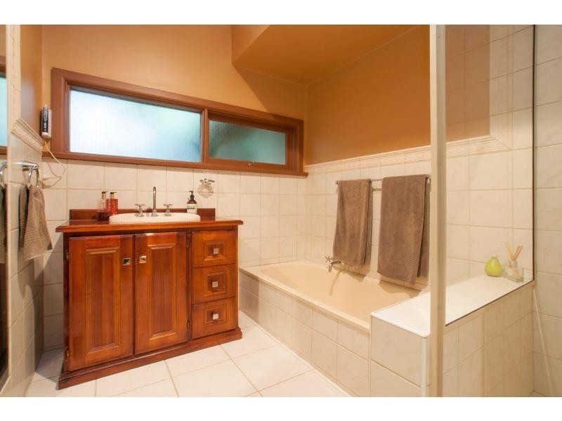 15 Coleman Road, Wantirna South VIC 3152