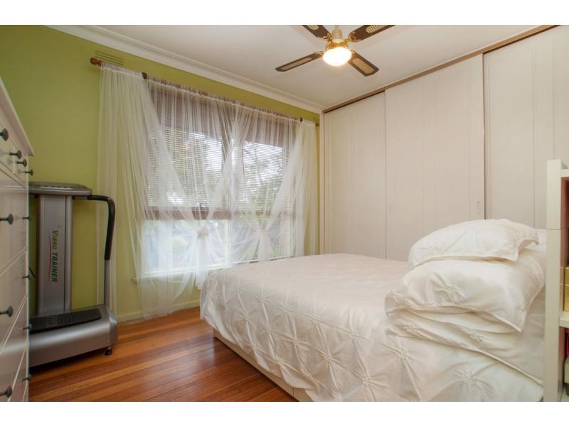 15 Coleman Road, Wantirna South VIC 3152