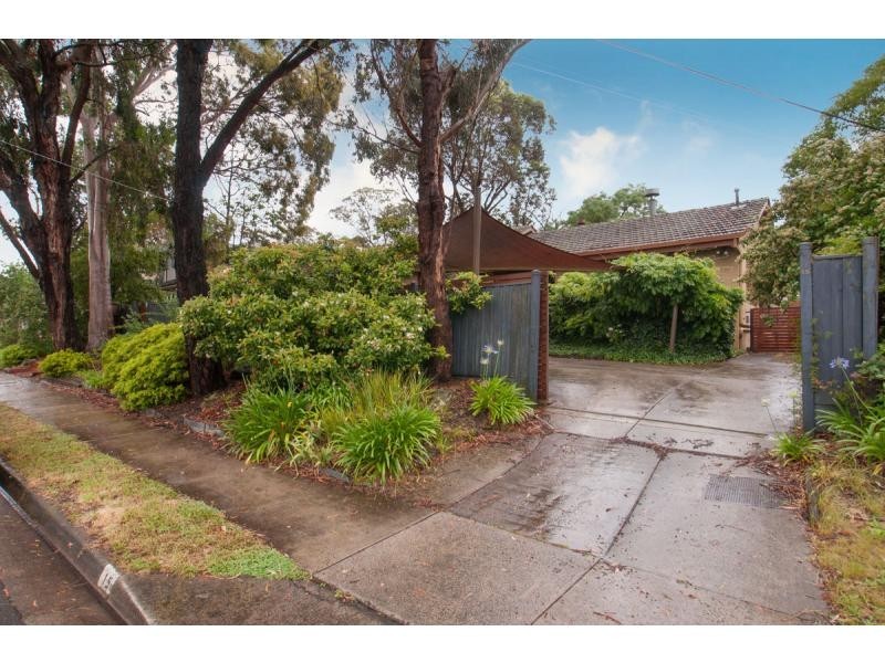 15 Coleman Road, Wantirna South VIC 3152