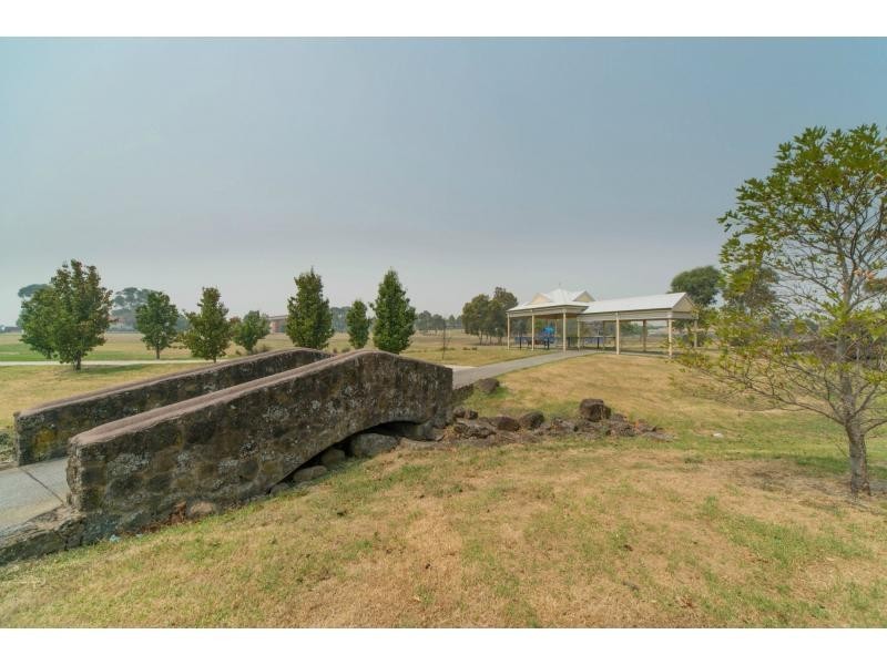 7 Wood Road, Narre Warren South VIC 3805