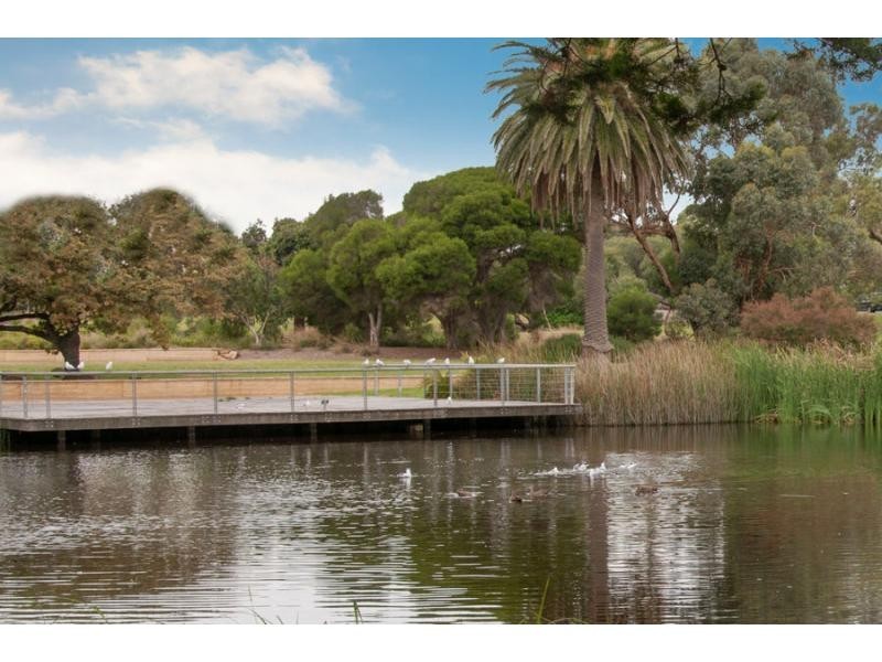 2/21 Nolan Street, Frankston South VIC 3199