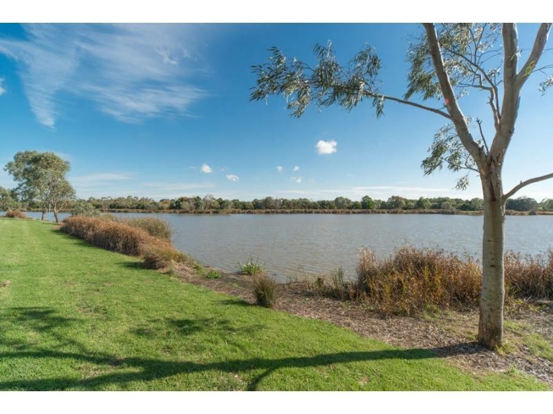 30 Moondarra Drive, Berwick VIC 3806
