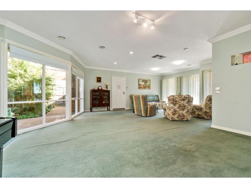 30 Moondarra Drive, Berwick VIC 3806