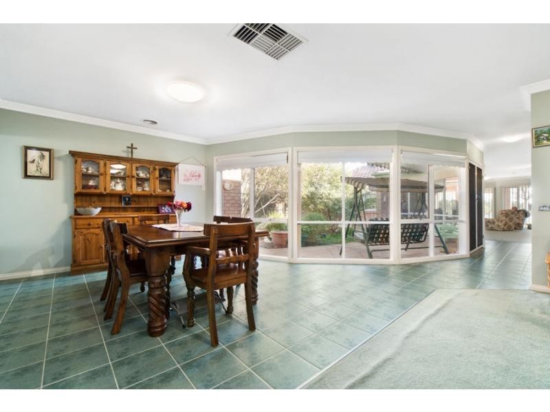 30 Moondarra Drive, Berwick VIC 3806