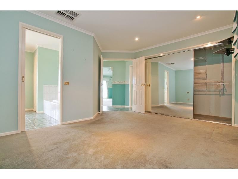 15 Newbury Court, Carrum Downs VIC 3201