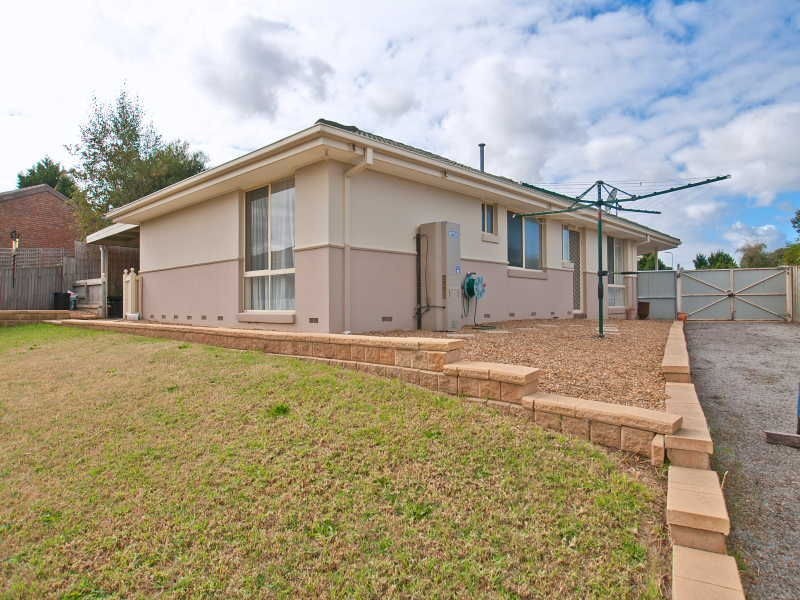 15 Newbury Court, Carrum Downs VIC 3201