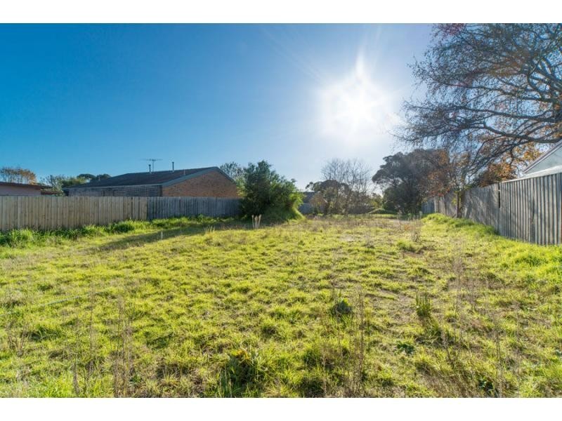 2 Lorna Street, Seaford VIC 3198