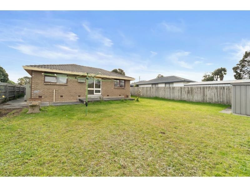 74 Guinevere Parade, Glen Waverley VIC 3150