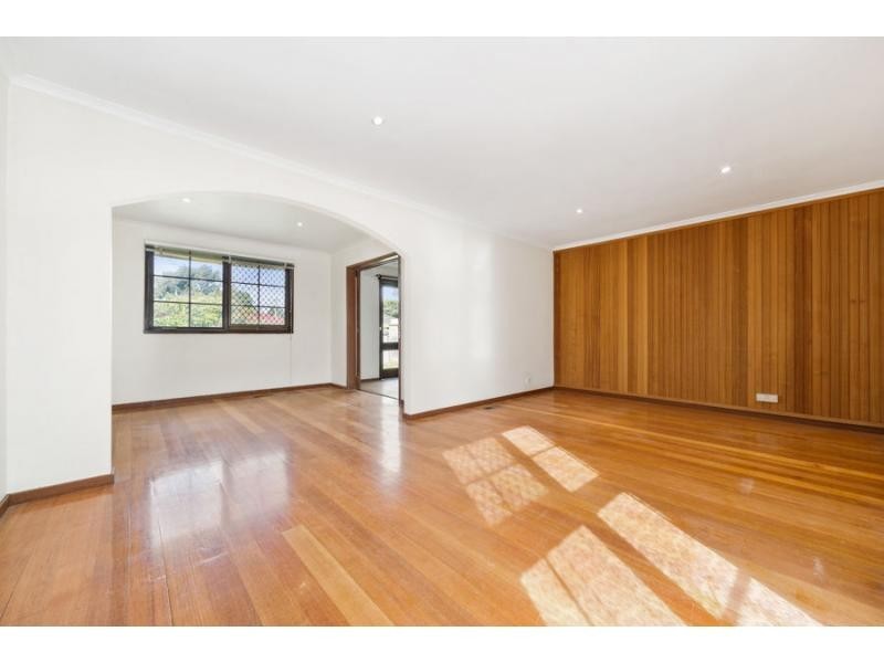 74 Guinevere Parade, Glen Waverley VIC 3150