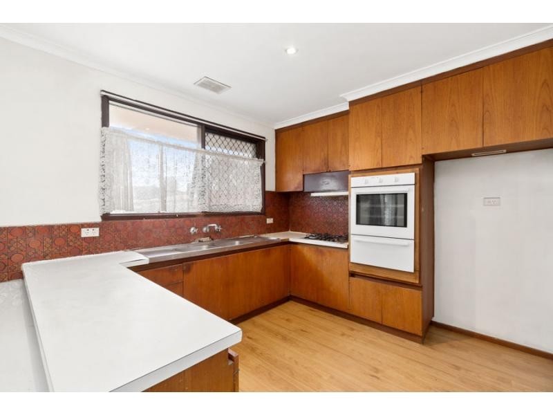 74 Guinevere Parade, Glen Waverley VIC 3150