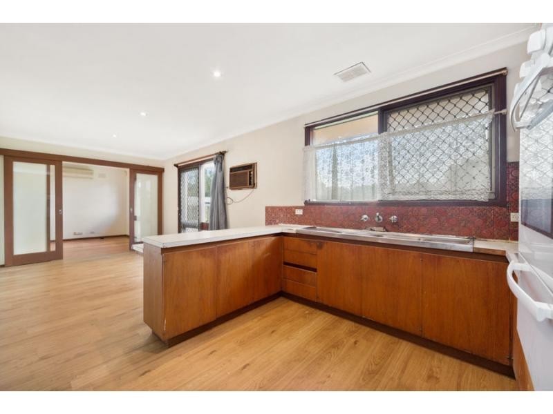 74 Guinevere Parade, Glen Waverley VIC 3150