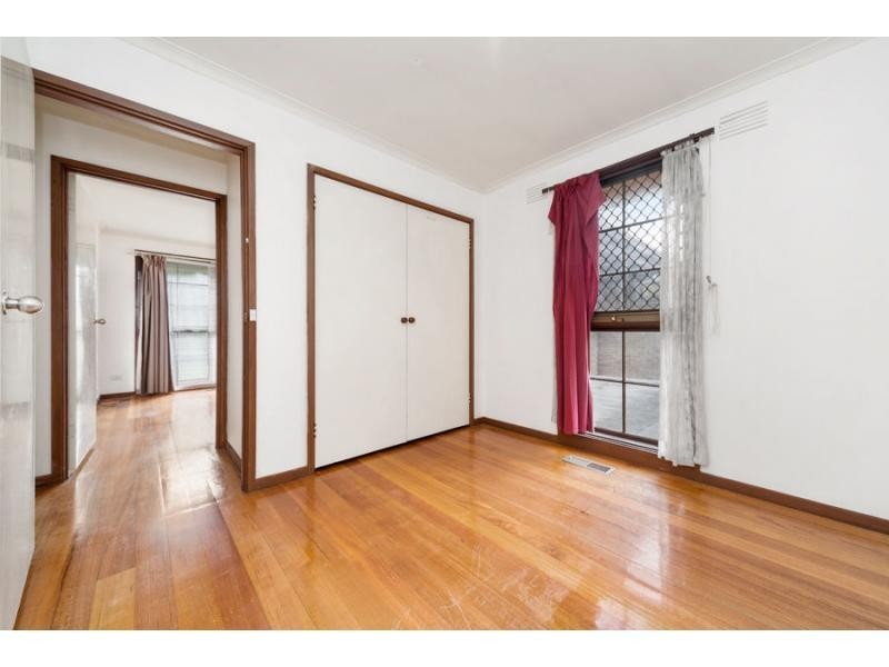 74 Guinevere Parade, Glen Waverley VIC 3150