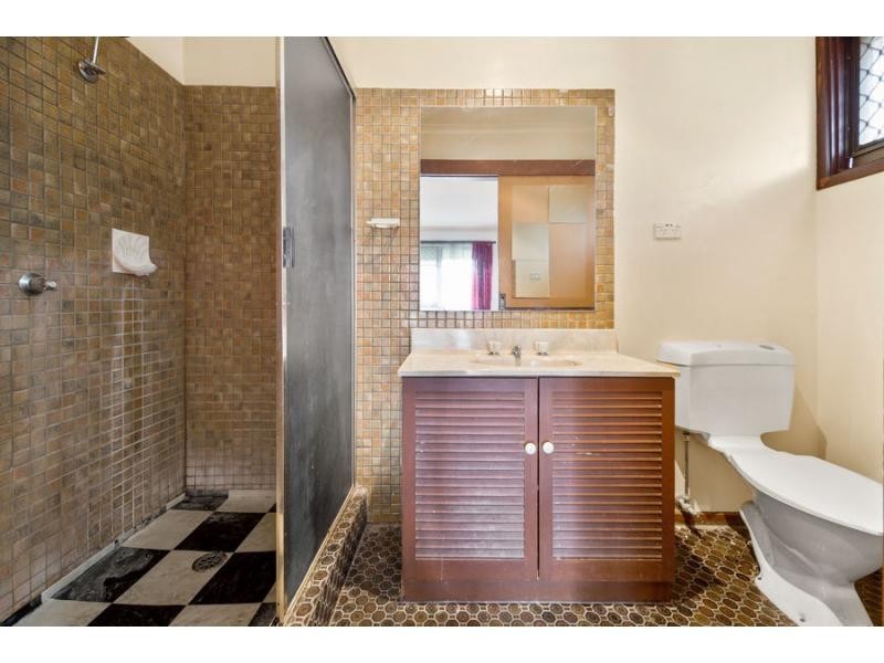 74 Guinevere Parade, Glen Waverley VIC 3150