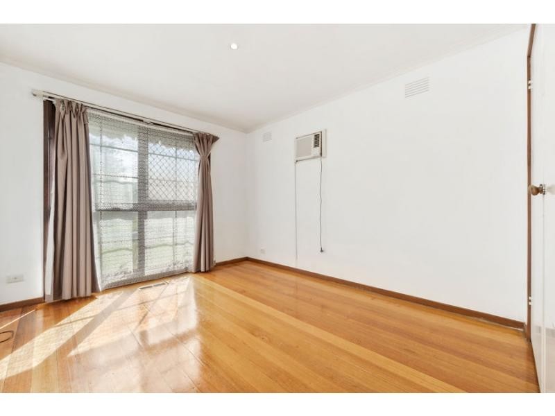 74 Guinevere Parade, Glen Waverley VIC 3150