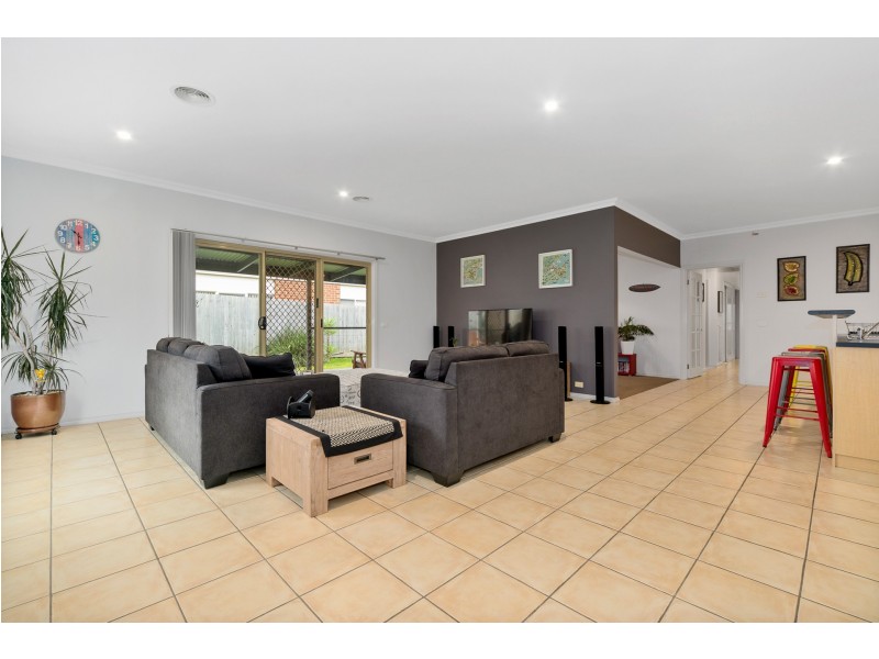 18 Beresford Close, Ocean Grove VIC 3226