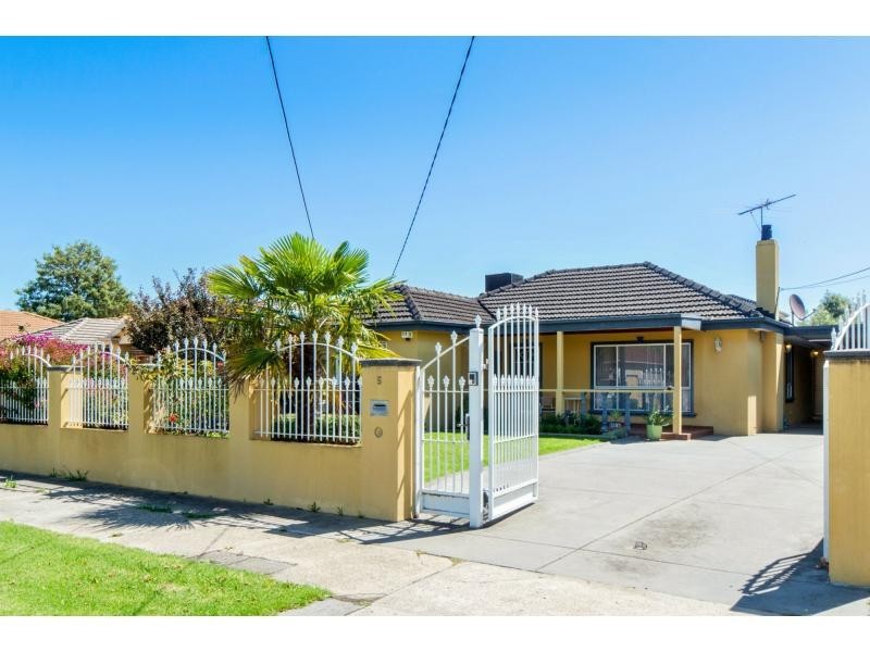 5 Harlington Street, Clayton VIC 3168
