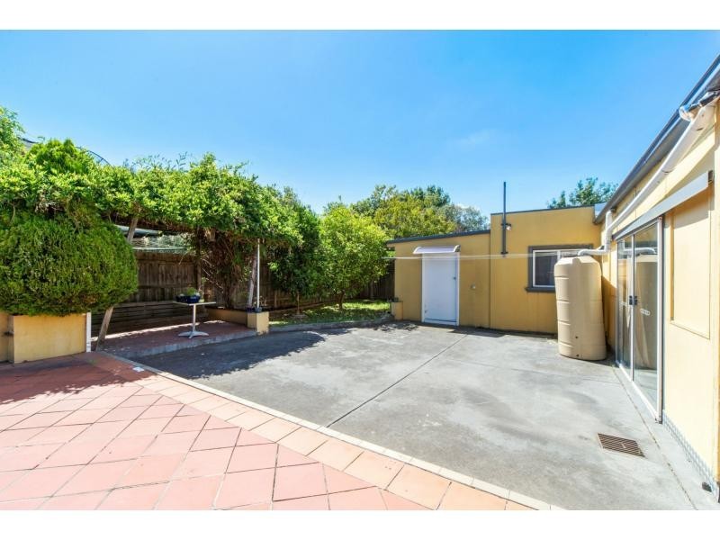 5 Harlington Street, Clayton VIC 3168