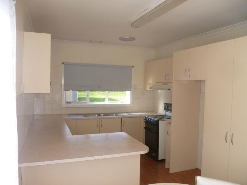 10 Dundee Avenue, Chadstone VIC 3148