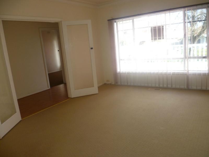 10 Dundee Avenue, Chadstone VIC 3148