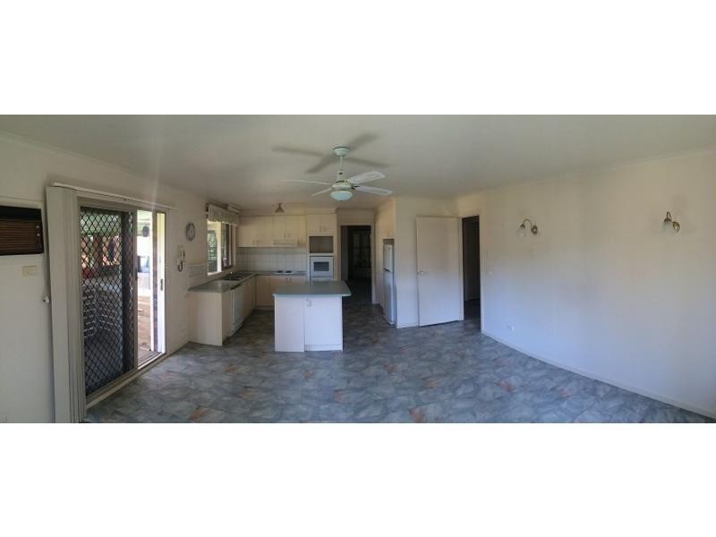 385 Hall Road, Skye VIC 3977