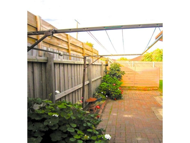 1/9 Best Street, Reservoir VIC 3073