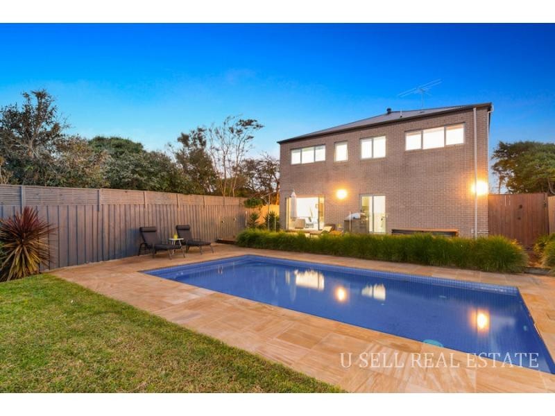 130 Como Parade West, Parkdale VIC 3195