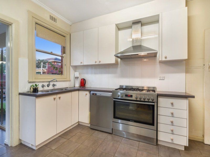 10 Head Street, Strathmore VIC 3041