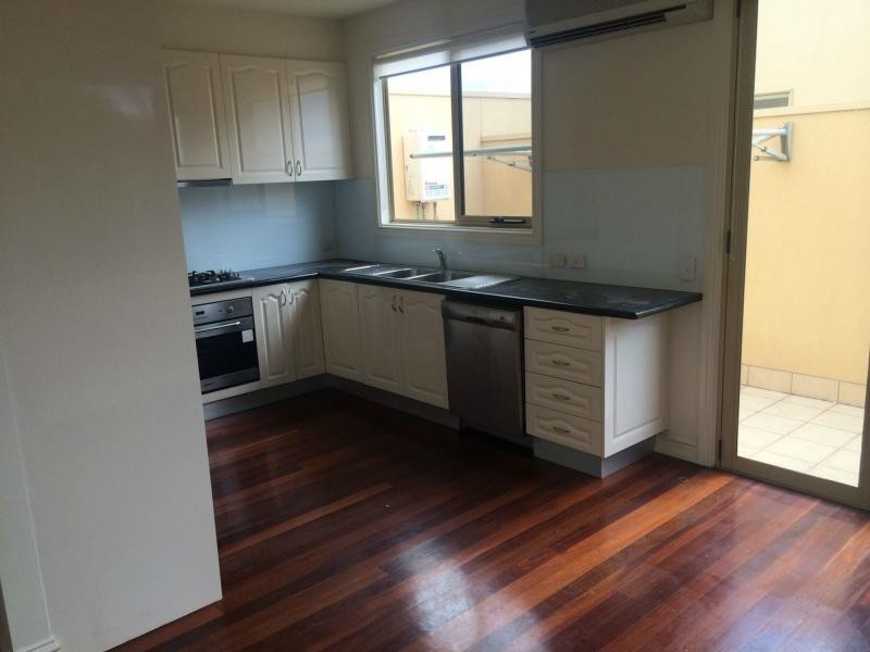 1/242 Hope Street, Brunswick West VIC 3055