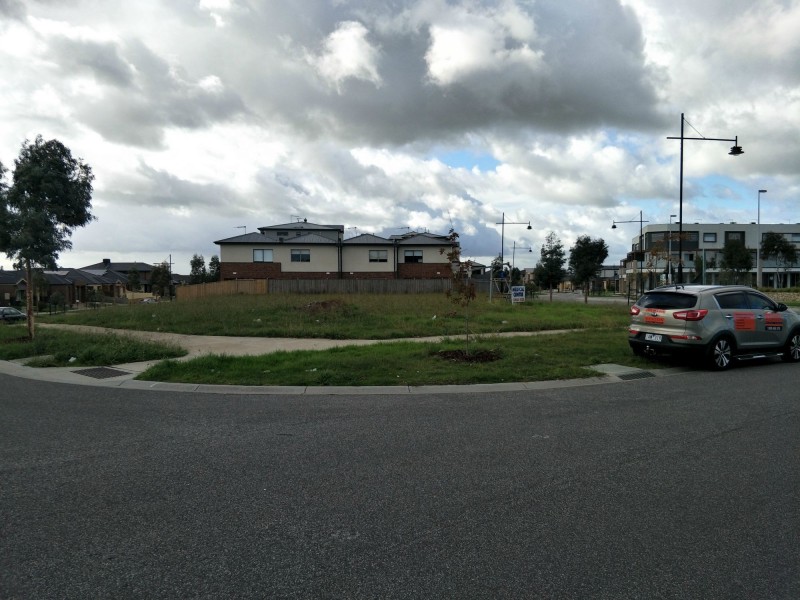 2 – 8S Mickelham Drive, Cranbourne North VIC 3977